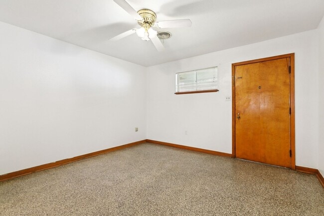 Building Photo - 124 Lake Ave