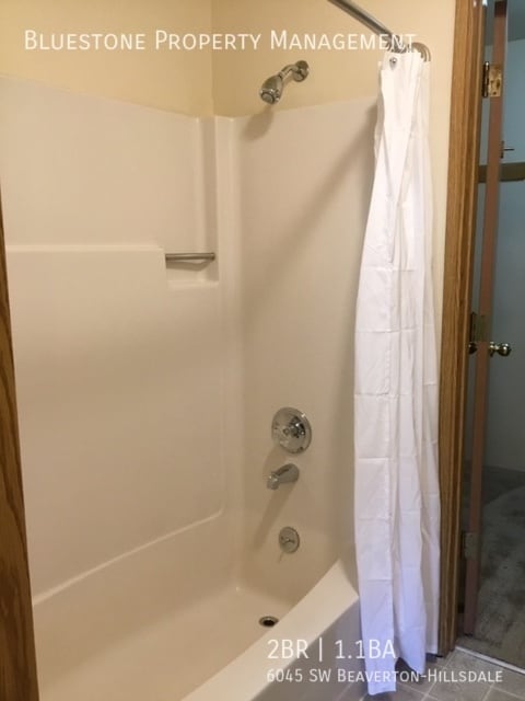 Building Photo - 6045 SW Beaverton-Hillsdale-