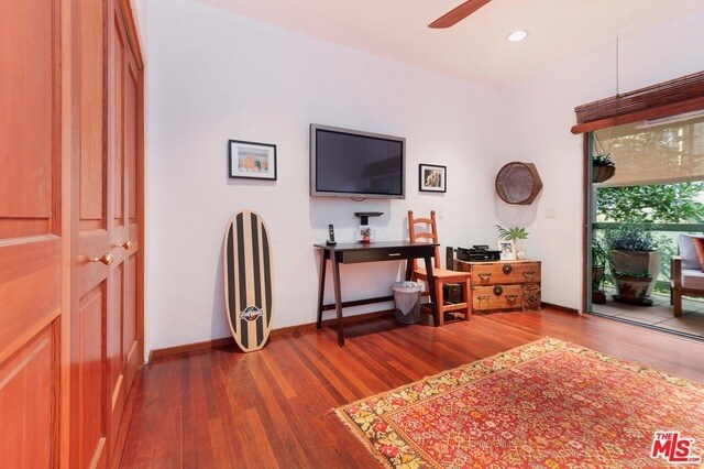 Building Photo - 3916 Rambla Orienta