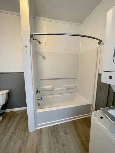 Building Photo - 128 Washington St