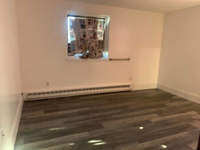 Building Photo - 33 Washington St