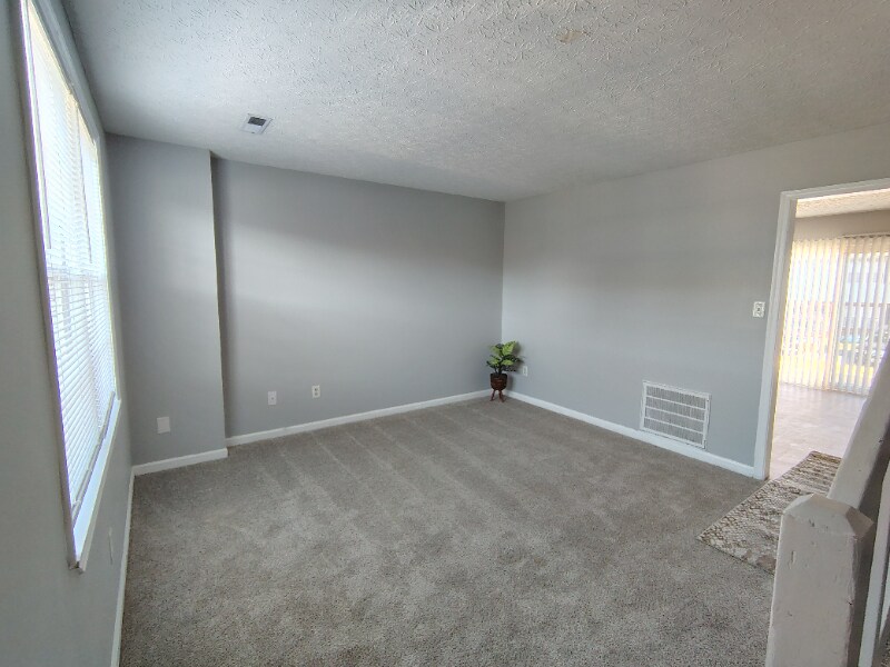 Building Photo - 74 Duiguid Dr