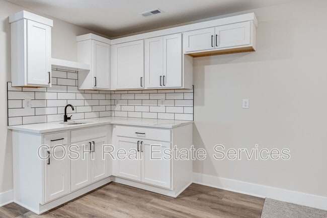 Building Photo - 8537 W 37th St N