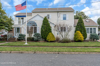 Building Photo - 124 Neptune Pl