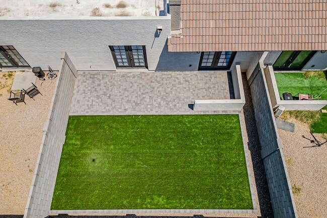 Building Photo - Central Phoenix Remodeled Townhome Oasis –...