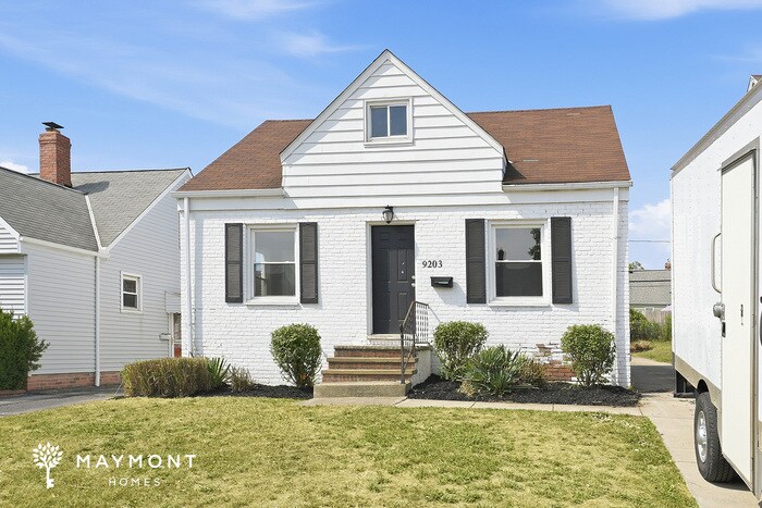 Building Photo - 9203 S Highland Ave