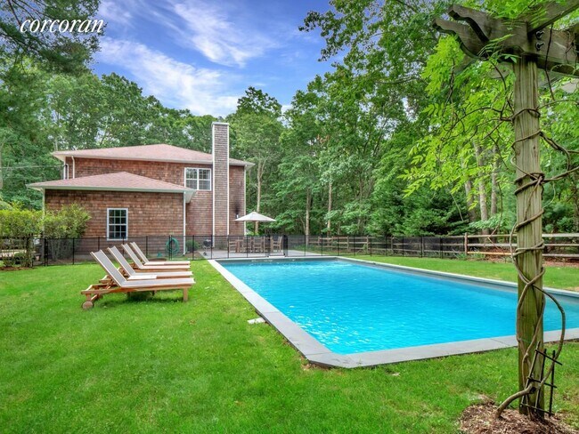 Building Photo - 32 Gardiners Ln