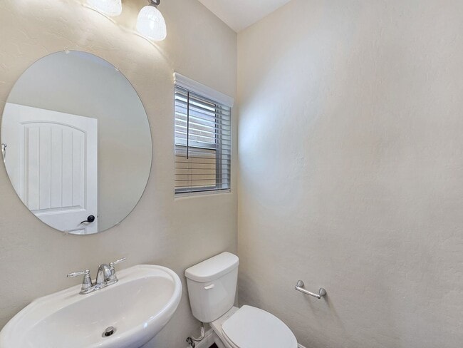 Building Photo - 10667 Harvest Green Way