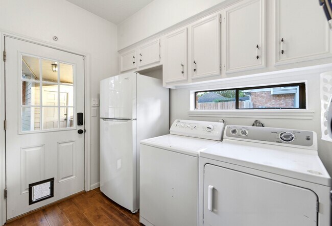 Building Photo - 5626 Spring Lodge Dr