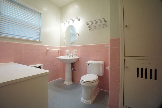 Building Photo - 149 Downing Dr