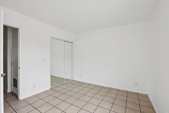 Floorplan - 4717-4727 Gambier/4716-4726 Butterfly