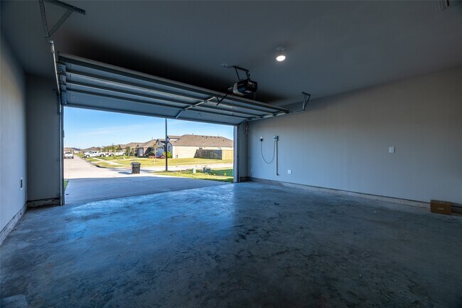 Building Photo - 15054 Paddock Point Ln