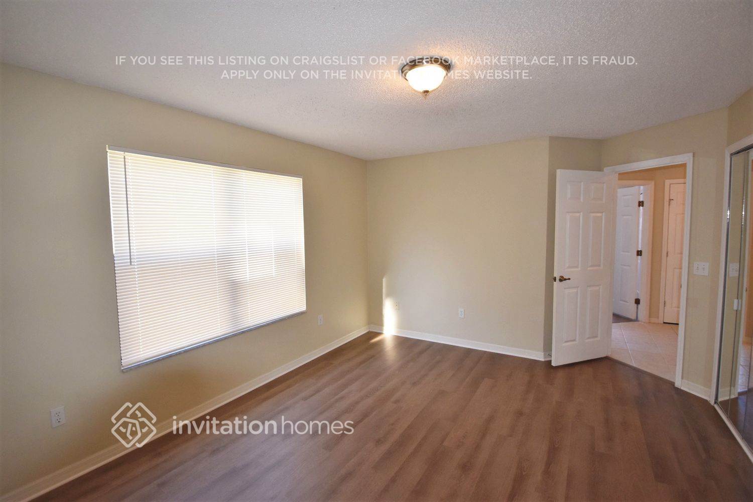 Building Photo - 653 Middlebury Loop