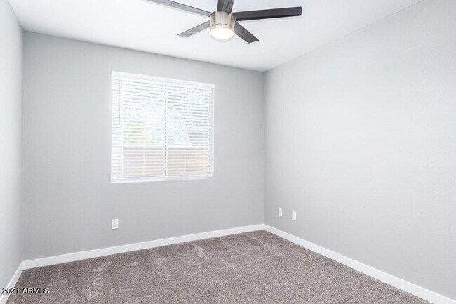 Building Photo - 2992 N Miller Rd