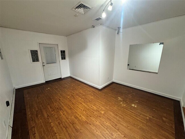 Building Photo - 5914 Wagon Bend