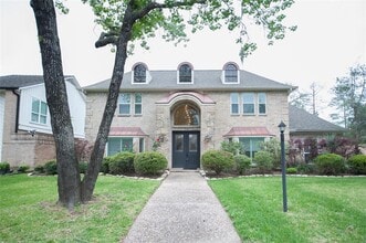 Building Photo - 738 Plainwood Dr