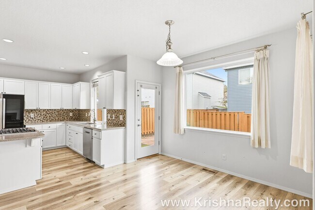 Building Photo - Beautiful 4 BD | 2.5 BA | Single-Family Home in Orenco Gardens | Charming Home in a Quiet Hillsbo...