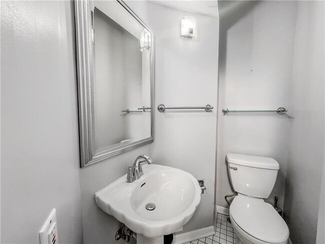 Building Photo - 52 S 18th St