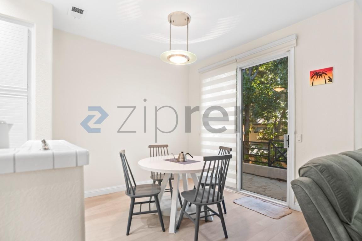 Building Photo - Unit 219