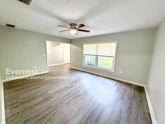 Building Photo - 8321 Brandeis Cir E