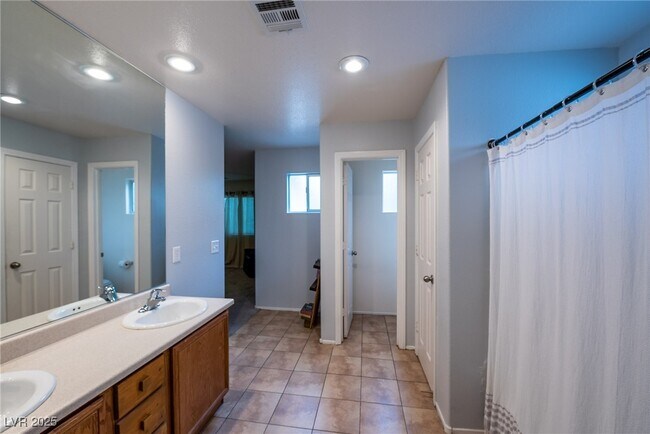 Building Photo - 5283 Broadlake Ln