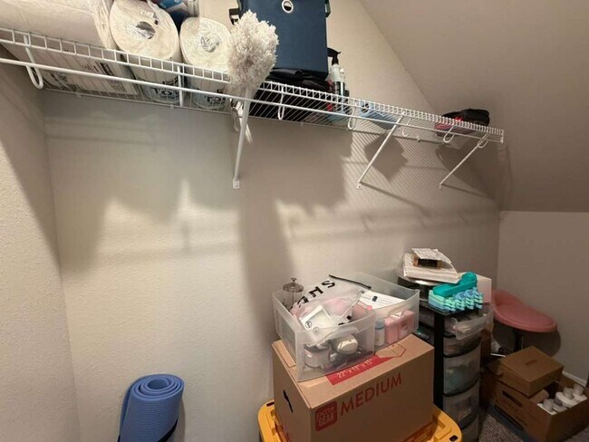 Building Photo - Like-New 4 Bedroom Home in Growing Community – Move-In Ready!