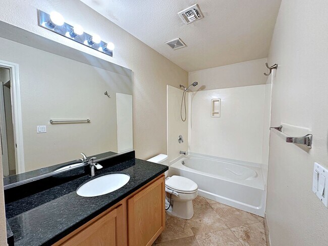 Building Photo - FREE WEEK PROMO! 2 BEDROOM 2 BATH GUARD GATED PARK AVENUE CONDO OFF THE STRIP!