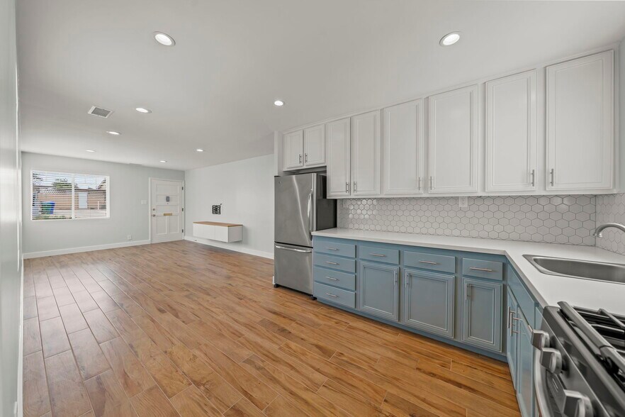 Building Photo - 6364 Osler St
