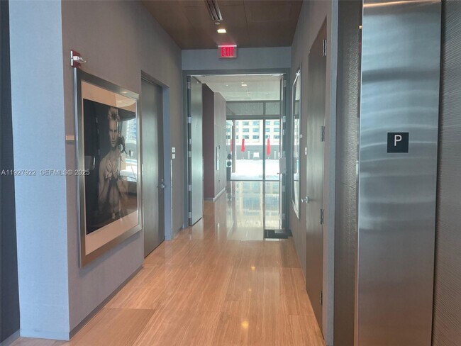 Building Photo - 1080 Brickell Ave