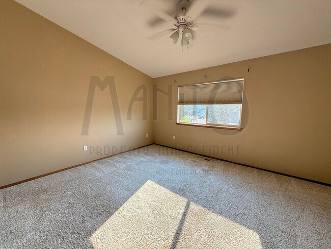 Building Photo - **MOVE-IN SPECIAL** Beautiful Private Comm...
