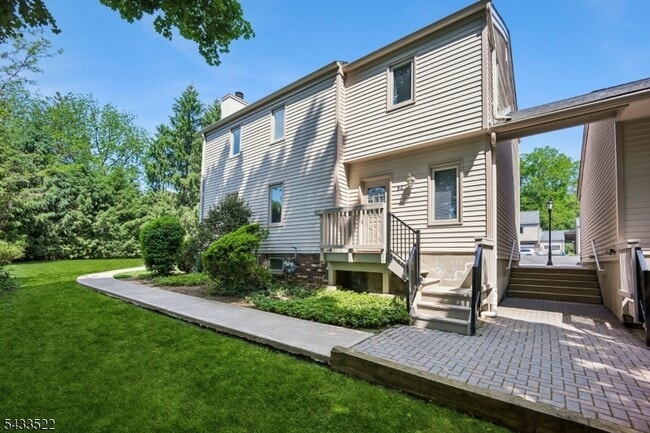 Building Photo - 5E Somerset Hills Village