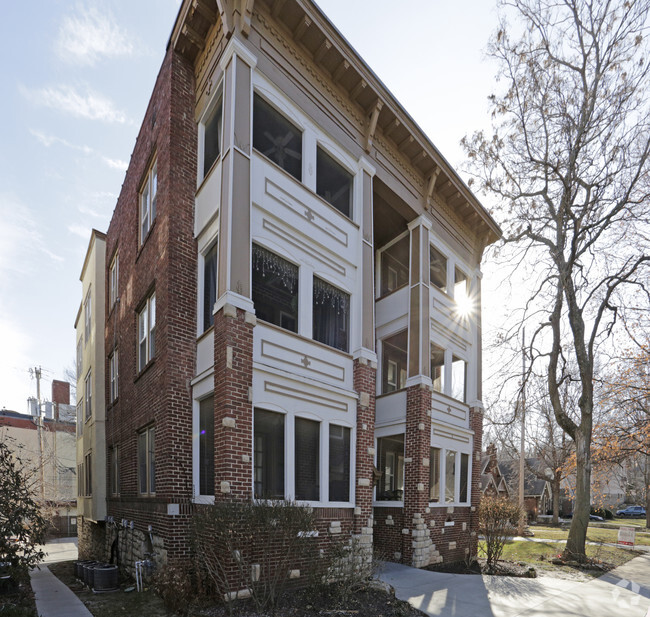 Building Photo - Wyandotte Apartments