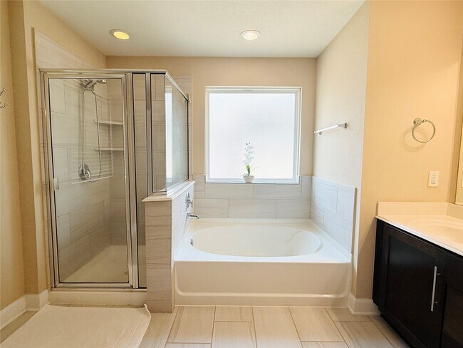 Building Photo - 4911 Lattimore Creek Dr