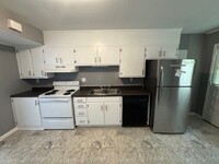 Building Photo - MOVE IN READY!!! LawnCare Services Provide...