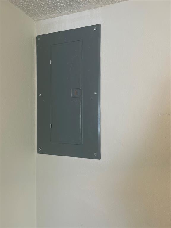 Building Photo - 383 S McMullen Booth Rd