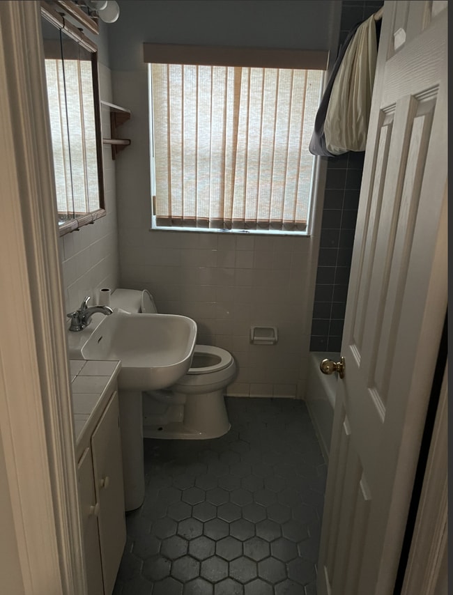 Building Photo - 232 Mercado Ave