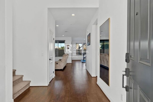 Building Photo - 3657 Bearberry Ave