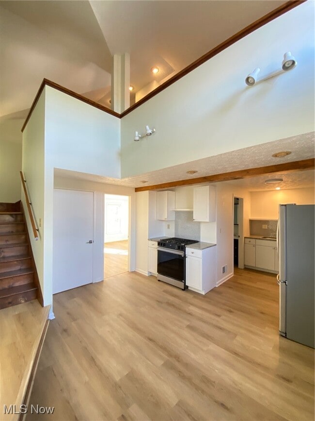 Building Photo - 4210 Clinton Ave