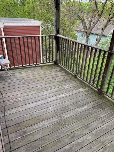 Building Photo - 100 Warren St