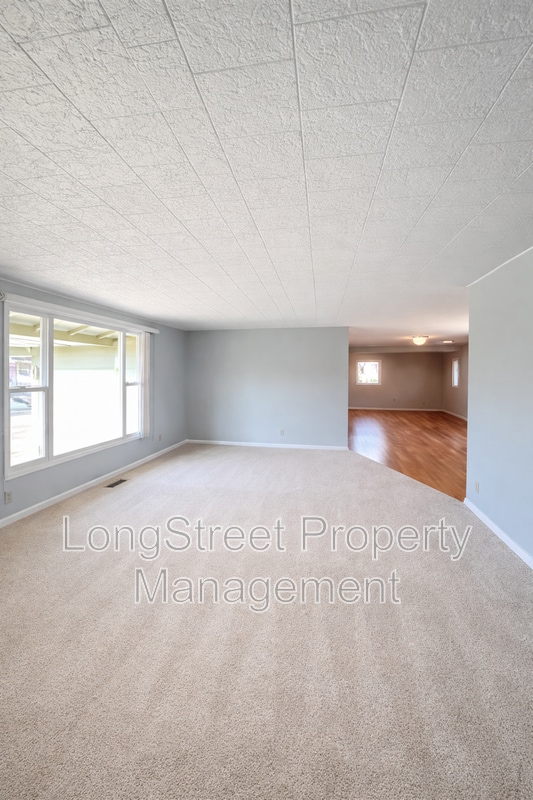 Building Photo - 2917 Takena St SW