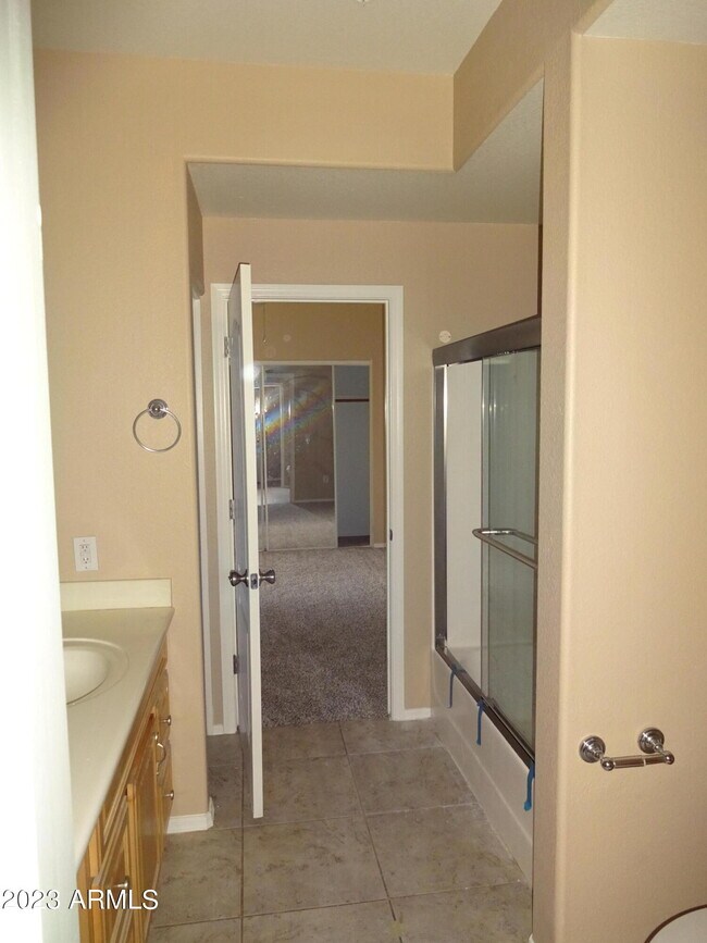 Building Photo - 2929 W Yorkshire Dr