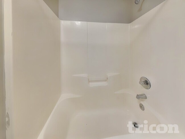 Building Photo - 149 Fox Grove Cir