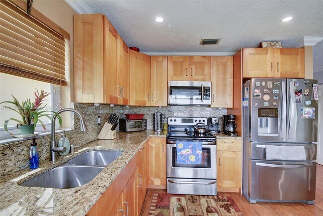 Building Photo - 6194 Buena Vista Dr