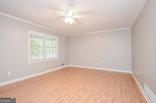 Building Photo - 220 Carmichael Rd