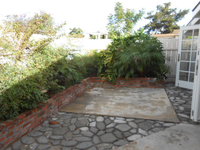 Front Exclusive Use Patio - 4225 Bannock Ave