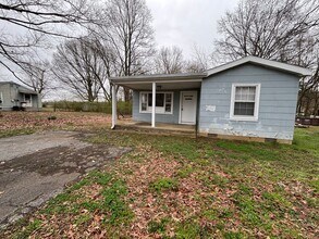 Building Photo - Available Now **** Newly Renovated*** Your Perfect Home!