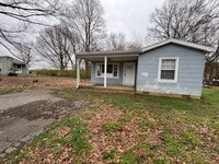 Building Photo - Available Now $1000.00!! *** Newly Renovated*** Your Perfect Home!