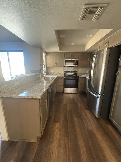 Building Photo - 5095 W Kadota Ave