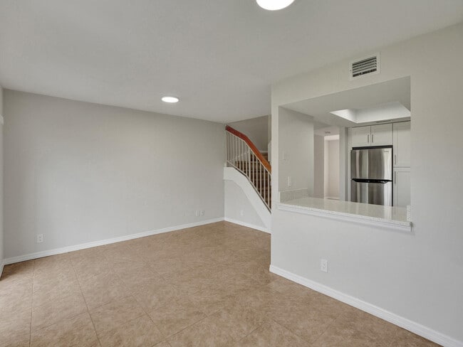 Building Photo - 8503 NW 35th Ct