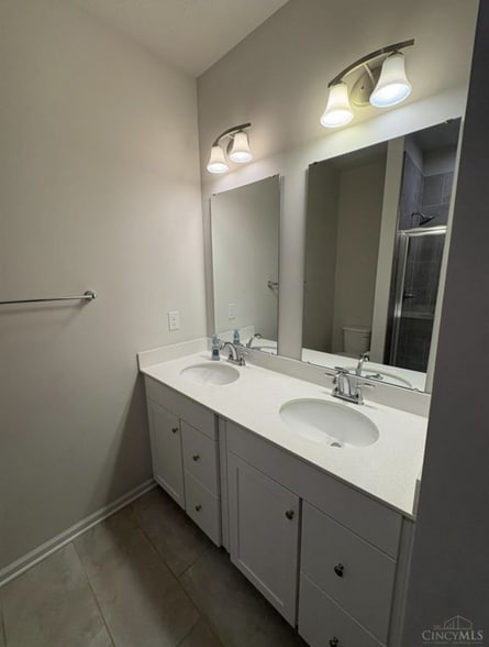 master bath - 13 Wentworth Ln